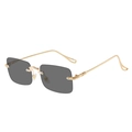 Lunettes de soleil carrées sans monture avec verres gris dégradés et branches dorées - Monture Dorée Verres Gris