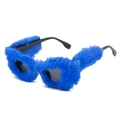Occhiali da sole a gatto ricoperti di pelliccia sintetica blu brillante con lenti scure - Peluche Blu