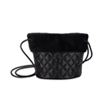 Retro schwarze gesteppte Eimertasche mit Plüsch-Kunstpelz-Besatz und Umhängeriemen - Schwarz