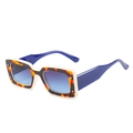 Quadratische Sonnenbrille in Schildpatt und Weiß mit blauem Verlaufsglas - Blauer Tortoise Rahmen Blaue Gläser