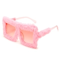 Occhiali da sole quadrati Y2K con montatura in peluche rosa e lenti rosa coordinate - Montatura Rosa Peluche Rosa