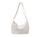 Sac hobo demi-lune ivoire chic avec texture tissée et pendentif étoile en argenté - Blanc Cassé