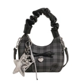 Sac à bandoulière damier avec poignée plissée noire et breloques étoile argentée - Sans Pendentif / Noir