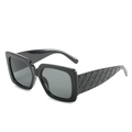 Lunettes de soleil carrées noires avec motif matelassé élégant sur les branches - Monture Noire Verres Gris