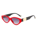 Occhiali da sole cat-eye rossi con lenti sfumate e dettagli in metallo dorato - Montatura Rossa Lenti Doppie Grigie