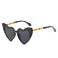 Lunettes de soleil cœur tendance avec monture noire et branches chaîne dorée - Monture Noire Verre Gris Chaîne Dorée