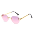 Gafas de sol sin montura con lentes degradadas rosas y patillas doradas texturizadas - Octogonal/Sin montura / Marco Dorado Lente Rosa Púrpura