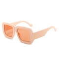 Retro Polygon-Sonnenbrille mit mattem pfirsichfarbenem Rahmen und orangefarbenen Gläsern - Cremeweißer Rahmen / Teebraune Gläser