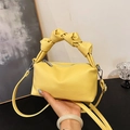 Bolso amarillo de PU con trama de lichi, elegante asa con nudo y cremallera plateada - Amarillo sin colgante
