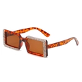 Occhiali da sole retrò tartarugati con strass a doppia fila e lenti color tè - Montatura Leopardata Lenti Tè Strass Bianchi