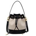 Bolso saco de lona color avena con acabados de cuero negro y cordón ajustable - Negro