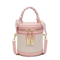 Borsa a secchiello rosa e beige con trama intrecciata e foulard decorativo sul manico - Rosa
