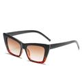 Retro Cat-Eye-Sonnenbrille mit Schildpatt-Rahmen und braunen Verlaufsgläsern - Schwarz und Schildpatt mit Tee-Verlaufslinsen