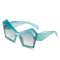 Gafas de sol geométricas azul claro translúcidas con montura grande y lentes degradadas - Montura Verde Lentes de Té Verde