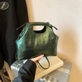 Metallisch dunkelgrüne Lederhandtasche mit minimalistischem Griff und Umhängeriemen - Dunkelgrün