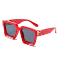 Gafas de sol cuadradas oversize rojas con detalles de bisagras en metal dorado - Montura Roja Lente Gris