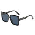 Moderne quadratische Oversize-Sonnenbrille in Schwarz mit goldenen Metallakzenten - Schwarzer Rahmen Schwarz Graue Gläser