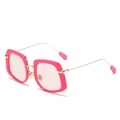 Modische übergroße quadratische Sonnenbrille mit rosa Rahmen und Goldmetallbügeln - Roter Rahmen Champagnergläser
