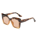 Oversized cat-eye sunglasses in tortoiseshell frame with brown translucent lenses - New Style / Regular (Incl. 13% VAT) Leopard Frame Light Brown Lenses