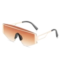 Modieuze oversized vierkante zonnebril met oranje verloopglazen en gouden montuur - Gouden Frame Verloop Thee Lens