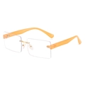 Moderne vierkante randloze zonnebril met oranje pootjes en een gouden neusbrug - Oranje Frame Witte Lenzen