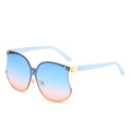 Übergroße Sonnenbrille in Apfelform mit blau-orangefarbenem Farbverlauf und Golddetails - Blauer Rahmen Blau-Rosa Linsen