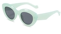 Vintage Katzenaugen-Sonnenbrille mit trendigem mintgrünem Rahmen und dunklen Gläsern - Grüner Rahmen Graue Gläser