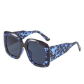 Lunettes de soleil carrées oversize avec monture écaille bleu noir et verres gris foncé - Monture Fleurie Bleue Verres Gris