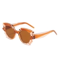 Amber geometric polygonal cat-eye sunglasses with crystal texture finish - Tea Frame Tea Lens
