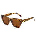 Fashionable square tortoiseshell sunglasses with brown lenses and retro geometric frames - New Style / Regular (Incl. 13% VAT) Leopard Frame All Tea Lenses