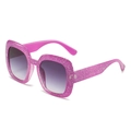 Rosafarbene Oversize-Sonnenbrille mit Glitzerrahmen und grauen Verlaufgläsern - Violetter Rahmen Graue Gläser