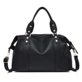 Sac à main Boston noir motif litchi élégant avec garnitures dorées et bandoulière - Noir