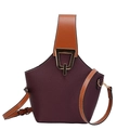 Bolso cubo burdeos elegante con correas marrones y cierre dorado en cuero granulado - Burdeos