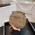 Bolso bandolera acolchado en color beige con asa superior y elegante caja de regalo - Caqui