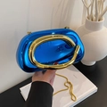 Pochette bleu électrique effet miroir métallique avec poignée anneau doré chic - Bleu