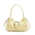 Bolso de hombro minimalista de charol amarillo claro con una gran hebilla plateada - Amarillo claro