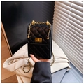 Mini bolso de hombro negro acolchado con cadena dorada y cierre de giro de metal lujo - Negro
