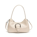 Bolso de hombro chic beige crema de cuero sintético con hebilla plateada y forma de medialuna - Blanco