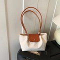 Bolso tote bicolor marfil y marrón de gran capacidad con elegante hebilla dorada redonda - Blanco Roto
