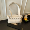 Elegante borsa sottobraccio beige con fiocco su libro fotografico e occhielli - Senza Ciondolo / Bianco