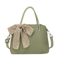 Borsa a mano intrecciata verde chiaro con foulard a pois e fibbia in metallo argento - Verde