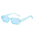 Lunettes de soleil ovales rétro bleu clair translucide avec monture style Y2K - Monture Bleue / Verres Bleus