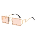 Lunettes de soleil carrées rose doré avec rivets et branches en forme d'éclair - Monture Dorée Verres Champagne