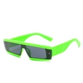 Neon groen rechthoekige retro zonnebril met dik montuur en donkere glazen voor streetstyle - Groen Frame Grijze Lenzen