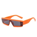 Lunettes de soleil rectangulaires orange rétro avec monture épaisse et verres gris - Monture Orange Verres Gris