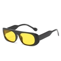 Retro-Sonnenbrille aus PC mit schwarzem Rahmen und gelben Gläsern im modischen Y2K-Stil - Schwarzer Rahmen Gelbe Gläser