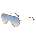 Flache Shield-Sonnenbrille mit blau-orangefarbenem Verlauf und Metallnieten-Details - Einheitsgröße / Goldener Rahmen Grün-gelbe Gläser