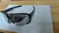 Lunettes de soleil de sport à monture noire et verres miroir argentés réfléchissants - En stock / Monture noire standard verres miroir argent