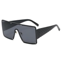 Modische Oversize-Quadrat-Sonnenbrille mit Silbernieten und gesteppten Bügeln - Schwarzer Rahmen Schwarz Graue Gläser
