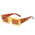 Lunettes de soleil carrées avec monture jaune ambre et branches à motif de girafe - Monture Jaune Verres Thé
